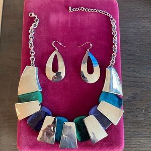 Necklace and ear rings deal.